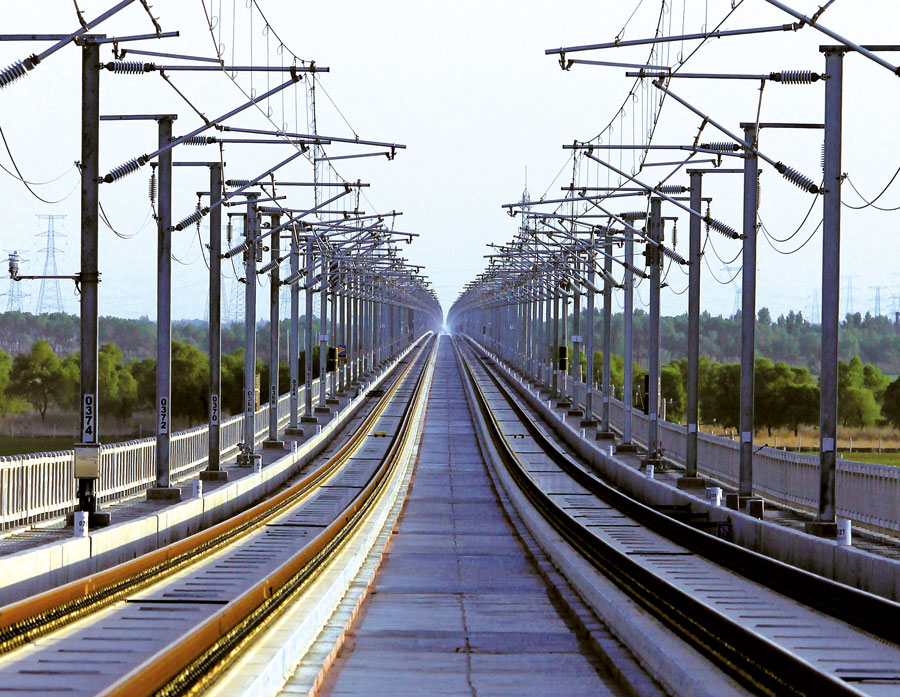 延綿的鐵路韩容，凝聚著中建人的心血.jpg