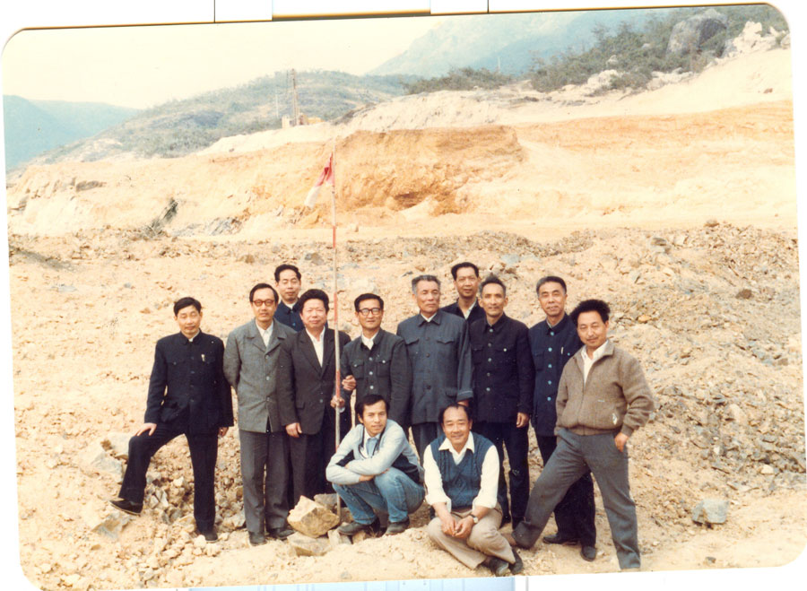 1985年3月到大亞灣核電站考察，在核島一號機(jī)組中心點.jpg